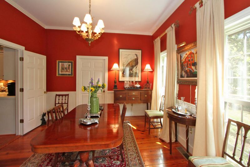 307 Molasses Ln, Mount Pleasant, SC 29464