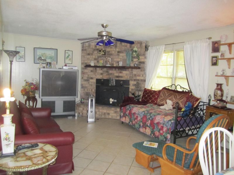 910 Knee Pines Ct, Ladson, SC 29456