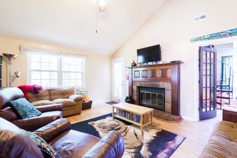 106 Santee Ct, Summerville, SC 29483