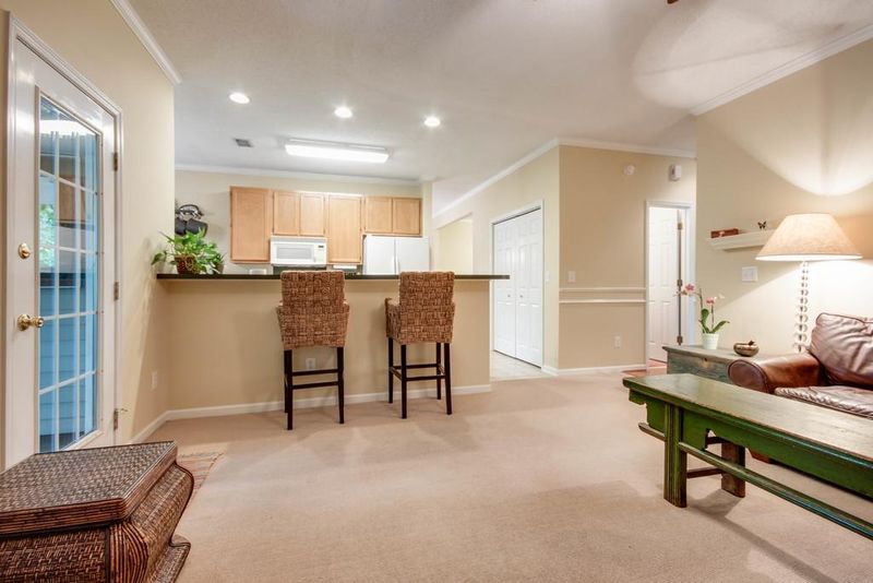 1714 Henley Rd, Charleston, SC 29412