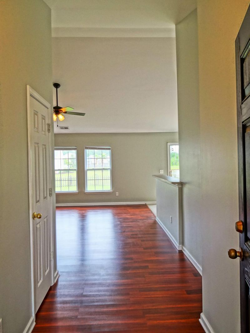 261 Avonshire Dr, Summerville, SC 29483