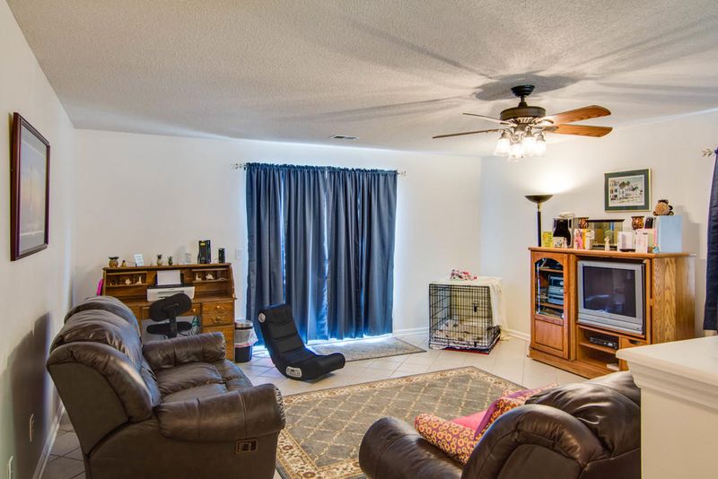 500 Navaho Blvd, Summerville, SC 29483