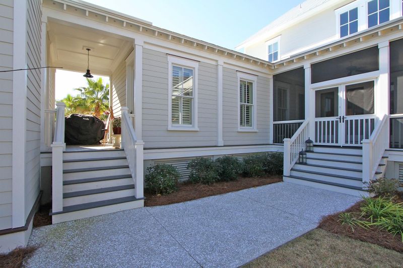 112 Island Park Dr, Daniel Island, SC 29492