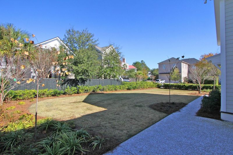 112 Island Park Dr, Daniel Island, SC 29492