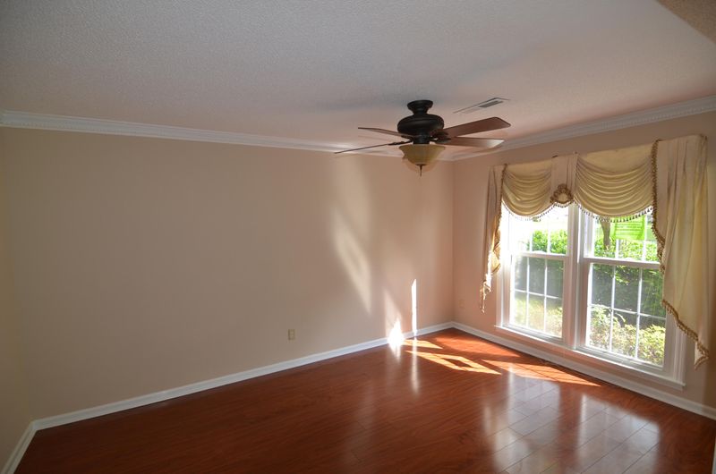 8413 Deerwood Dr, North Charleston, SC 29406