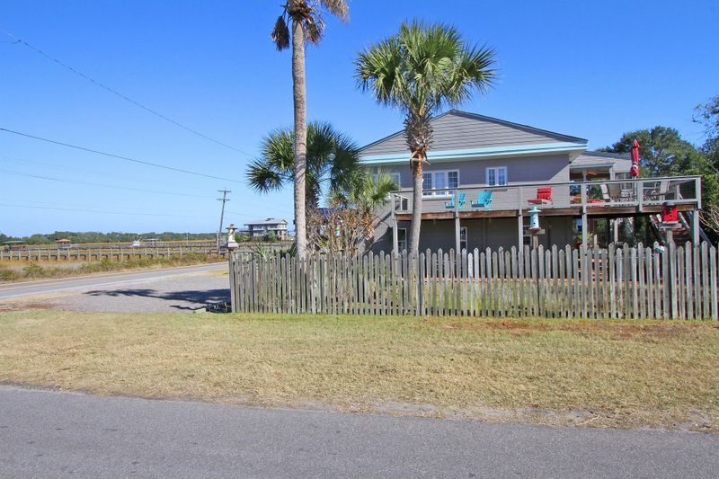 600 Palm Blvd, Isle Of Palms, SC 29451
