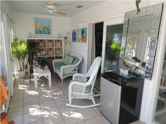 909 W Ashley Ave, Folly Beach, SC 29439