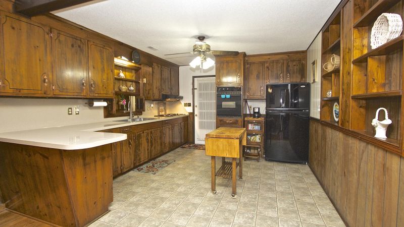 1103 Dickson Ave, Hanahan, SC 29410