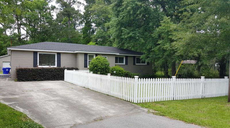 2890 Fernwood Dr, North Charleston, SC 29406
