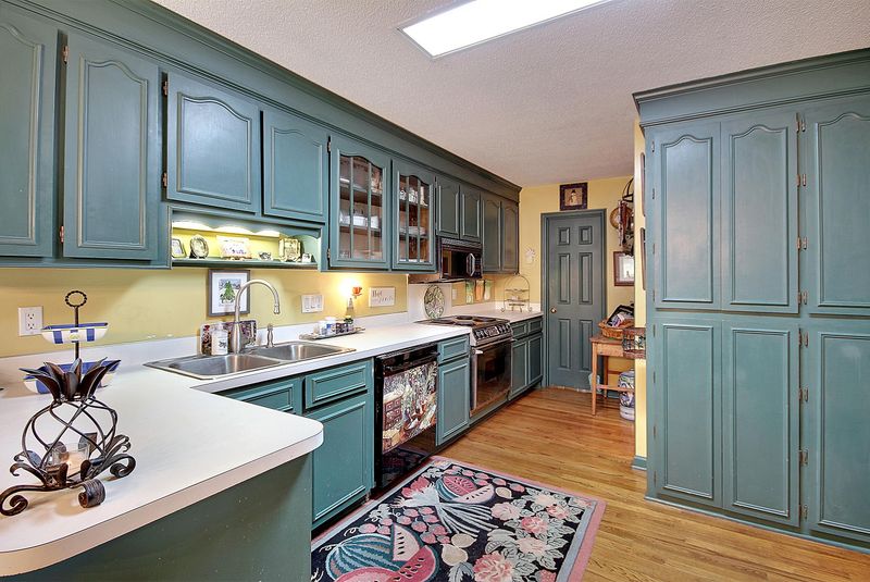 647 Serotina Ct, Mount Pleasant, SC 29464