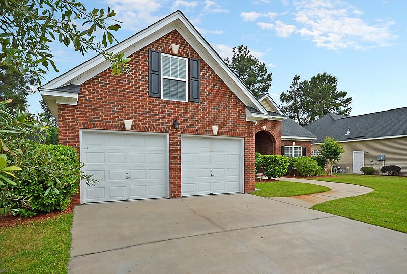 104 Stonewall Ct, Summerville, SC 29483