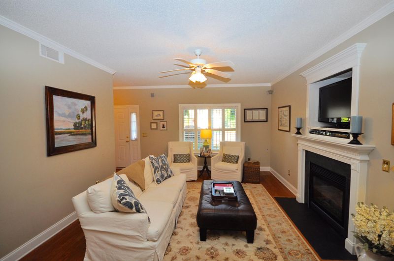 1045 Jamsie Cove Dr, Charleston, SC 29412