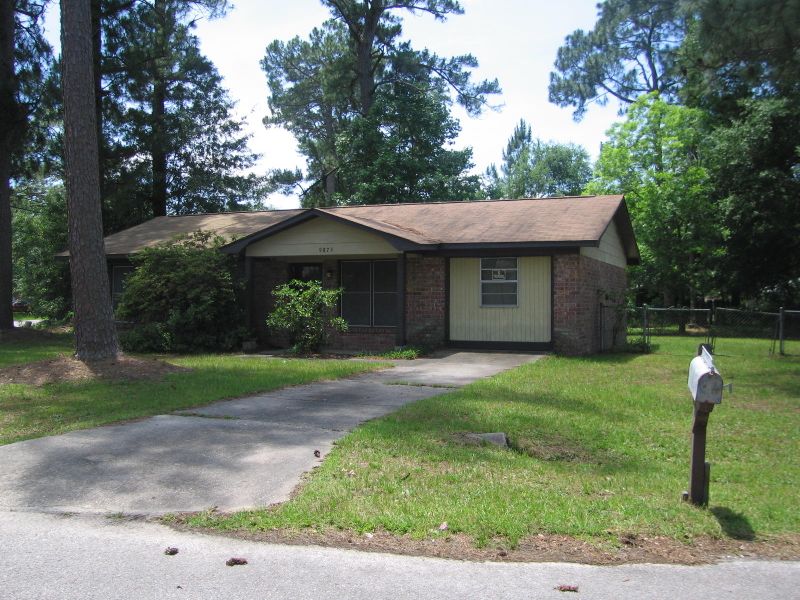 9875 Midview Dr, Ladson, SC 29456