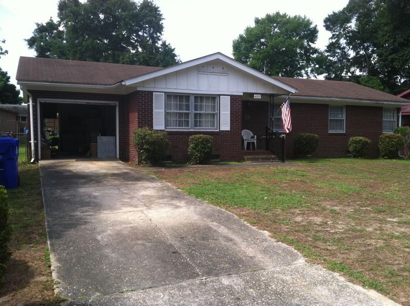 4207 Oakridge, North Charleston, SC 29418