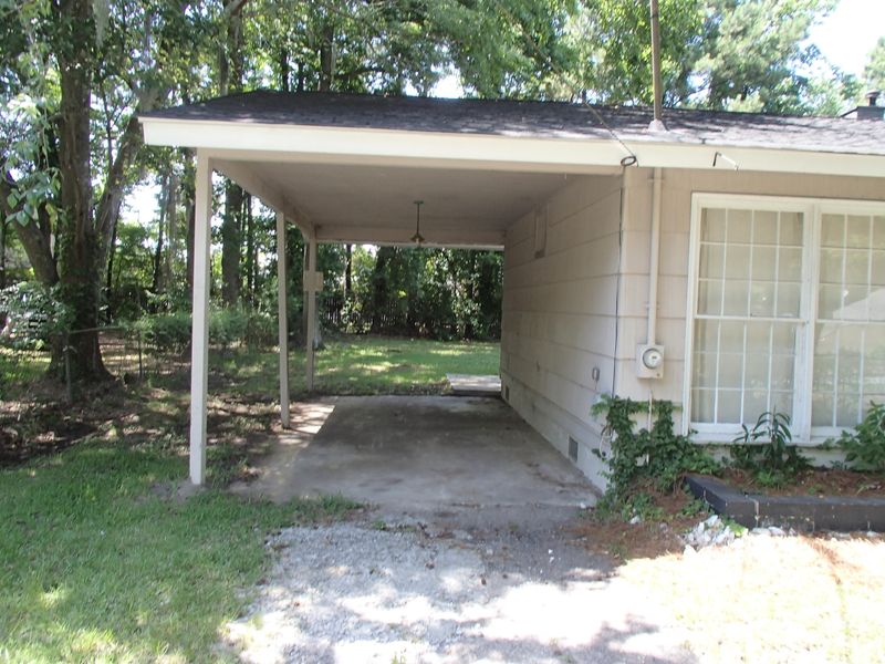 869 Savage Rd, Charleston, SC 29414
