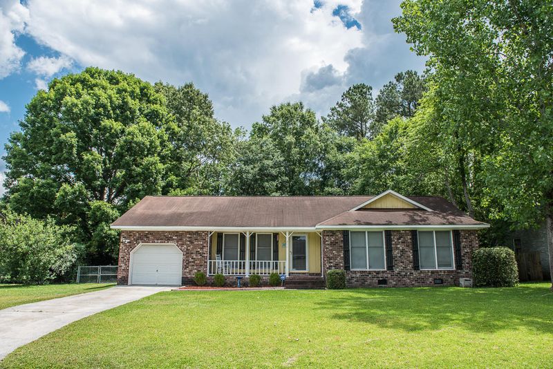 312 White Fox Ln, Goose Creek, SC 29445