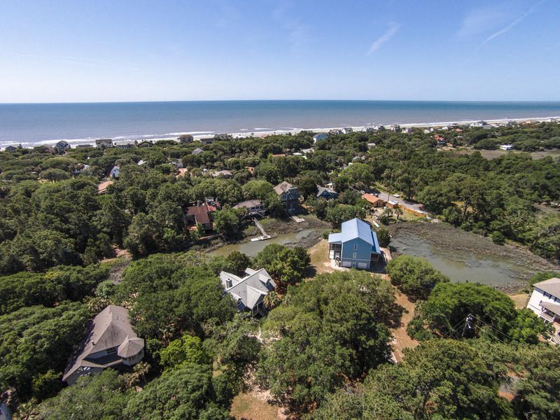 1009 Seacrest Ln, Folly Beach, SC 29439
