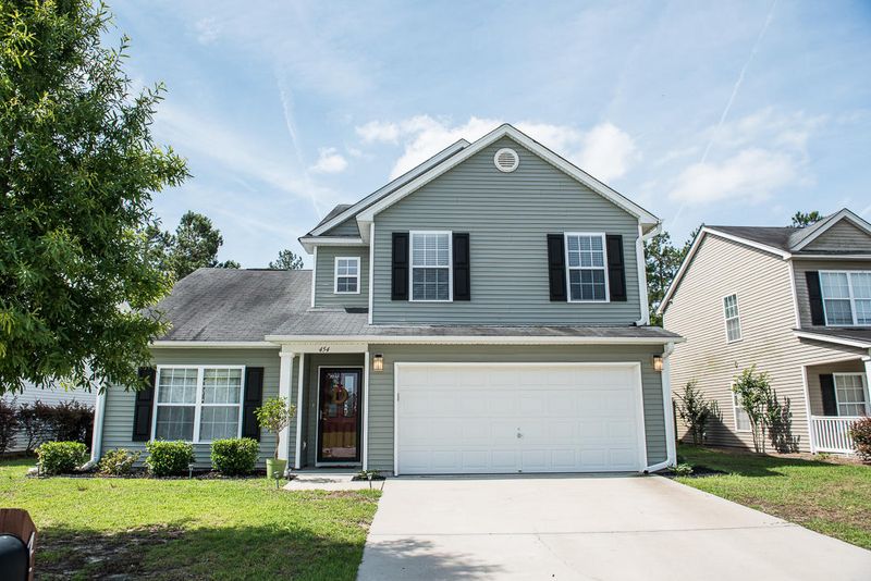 454 Dovetail Cir, Summerville, SC 29483