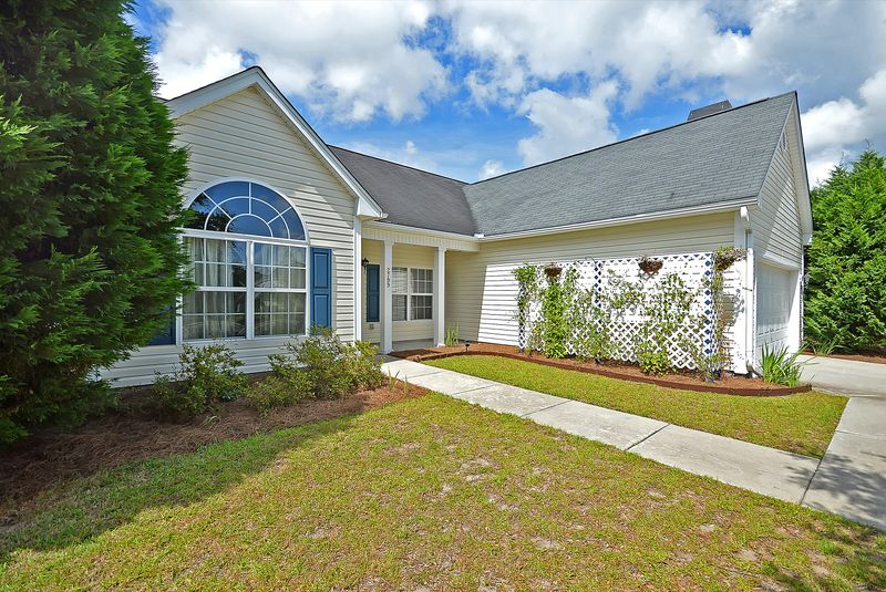 2799 Summertrees Blvd, Johns Island, SC 29455