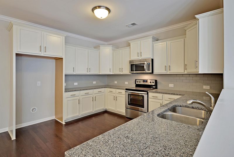435 Verbena Ave #122, Summerville, SC 29483