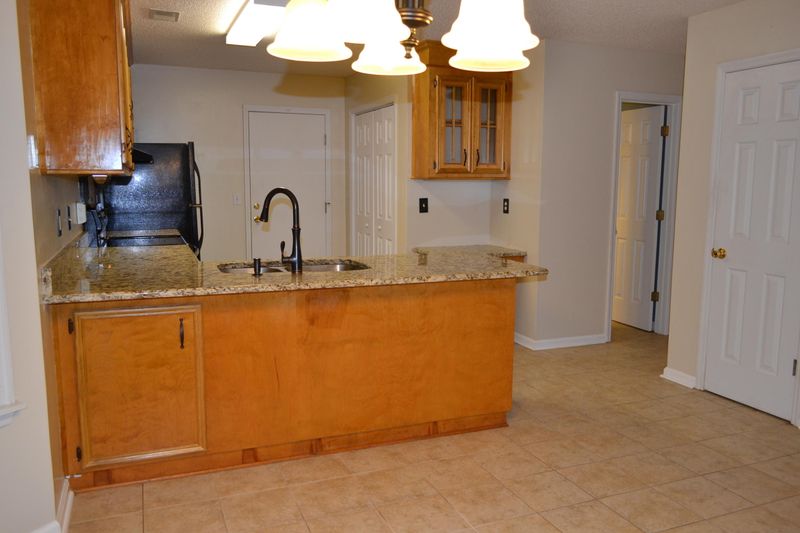 101 Sutton Ln, Goose Creek, SC 29445