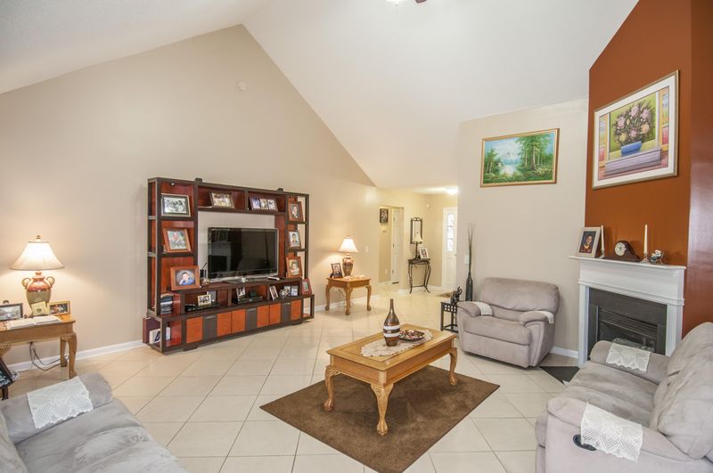 539 Rosings Dr, Summerville, SC 29483