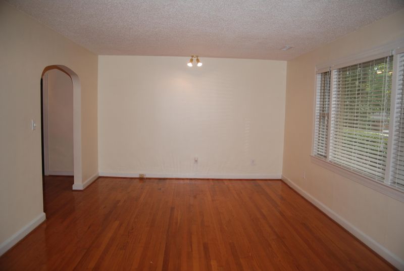 1023 Wheeler Dr, Hanahan, SC 29410