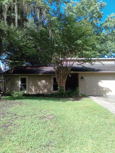 5882 Ryans Bluff Rd, North Charleston, SC 29418