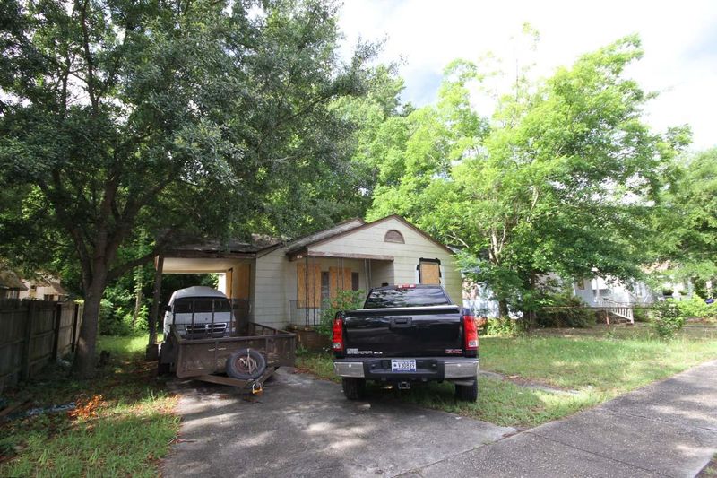 3540 Admiral Dr, North Charleston, SC 29405