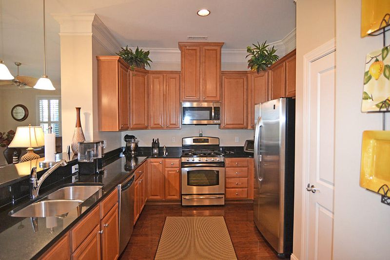 200 River Landing St #B407, Charleston, SC 29492