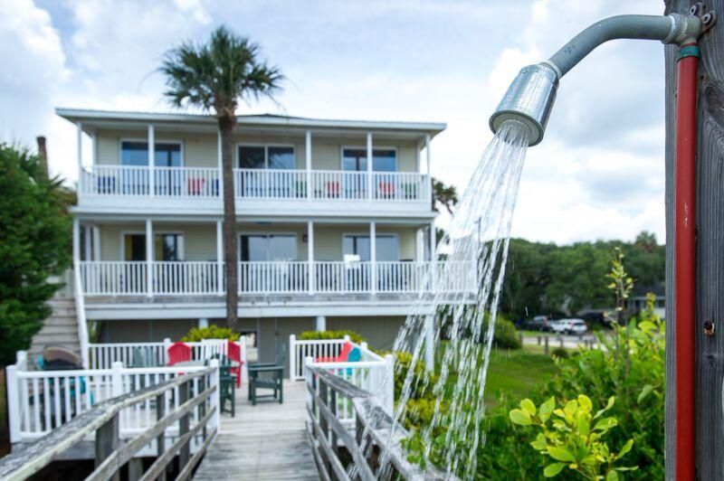 617 W Ashley Ave, Folly Beach, SC 29439