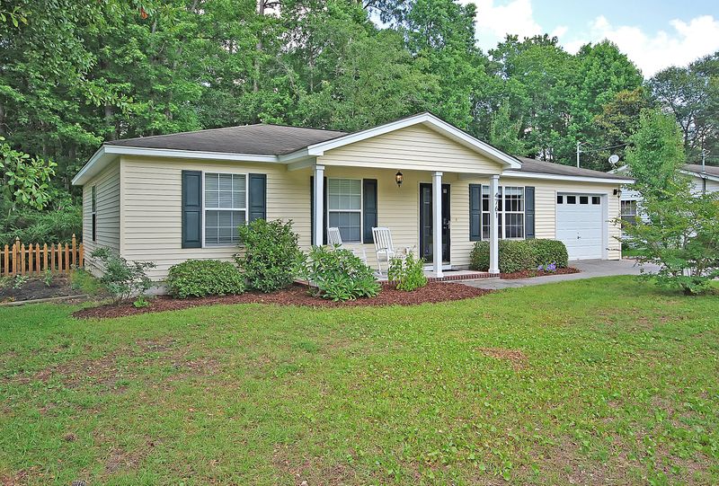 4761 Lang Ridge Dr, North Charleston, SC 29405
