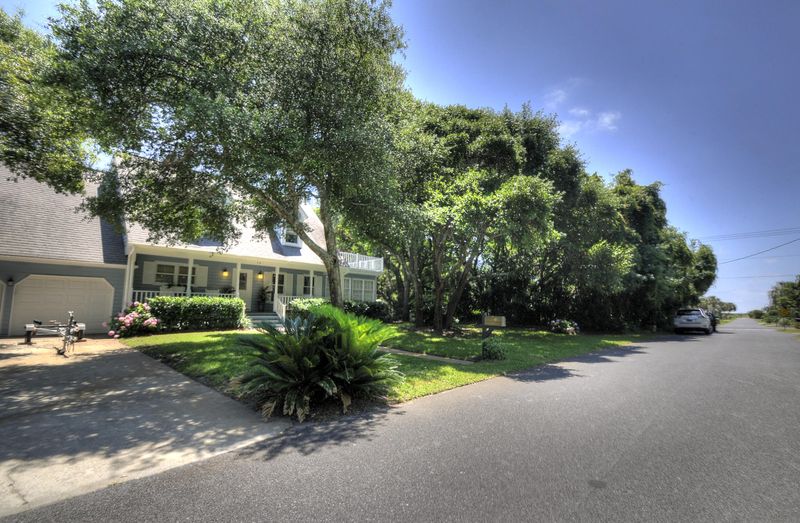14 44th Ave, Isle Of Palms, SC 29451