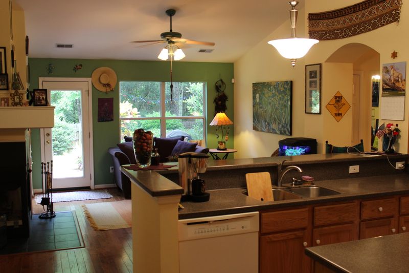 2158 Country Manor Dr, Mount Pleasant, SC 29466