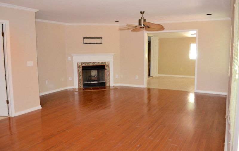 302 Mallard Ct, Mount Pleasant, SC 29464