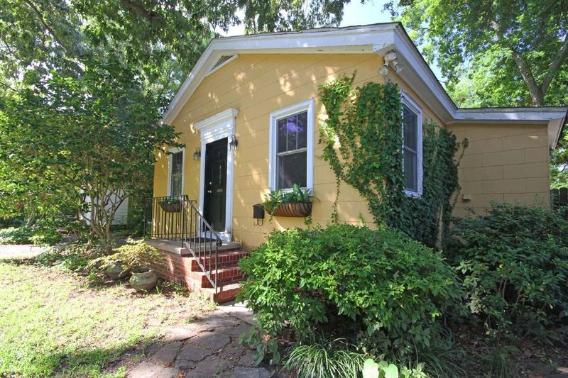 104 Collingwood Ave, Charleston, SC 29407