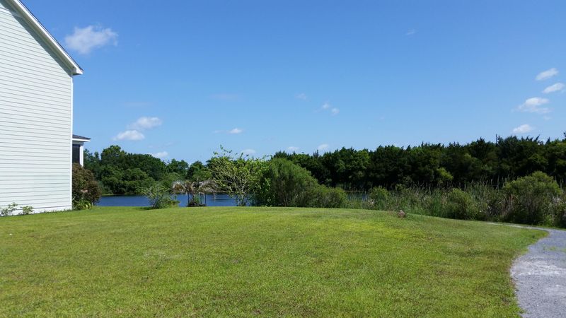 1627 Paradise Lake Dr, Mount Pleasant, SC 29464