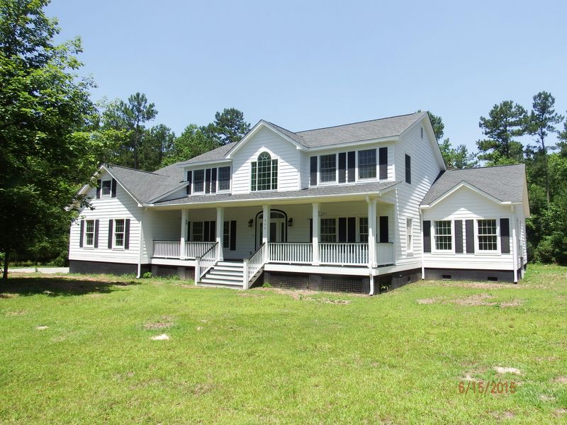 355 Broadleaf Dr, Summerville, SC 29483
