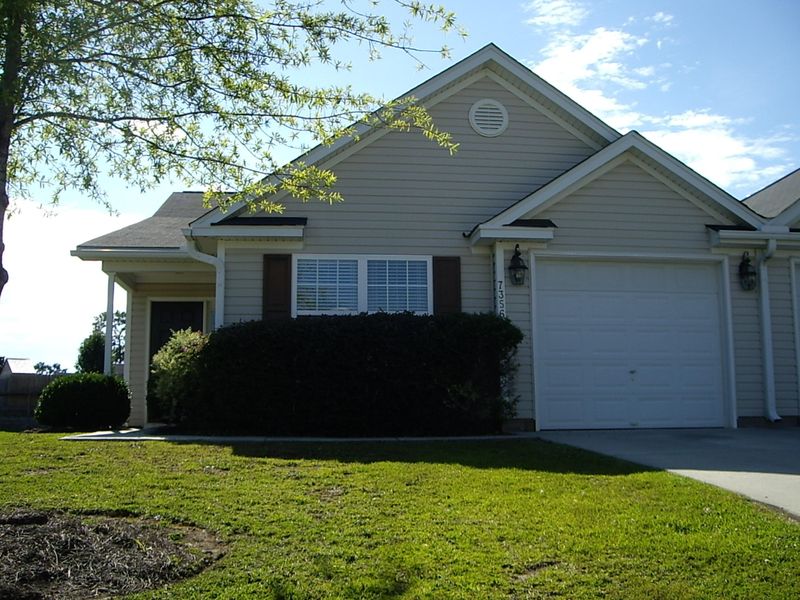 7356 Stoney Moss Dr, Hanahan, SC 29410