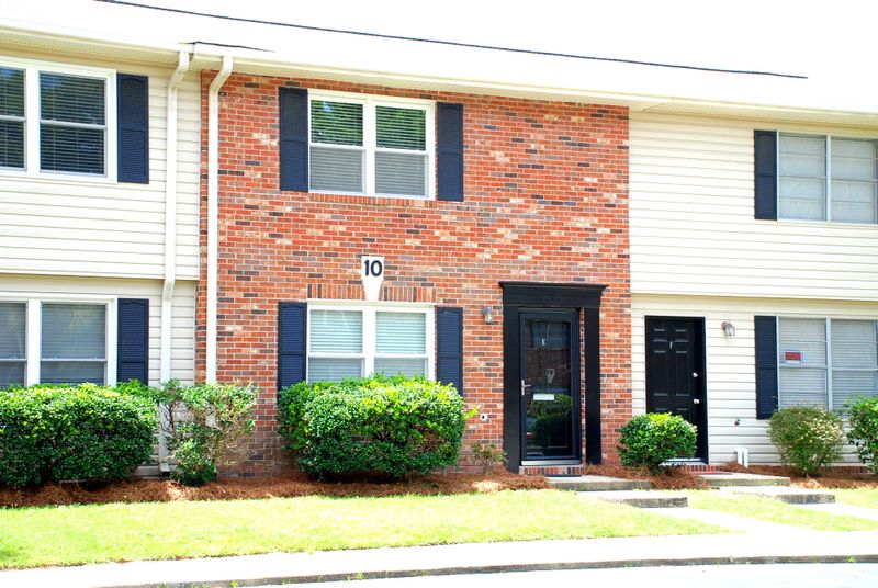 415 Parkdale Dr #10e, Charleston, SC 29414