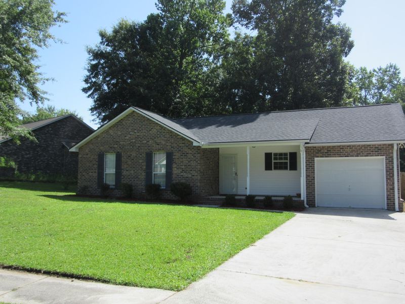 311 Camelot Dr, Goose Creek, SC 29445