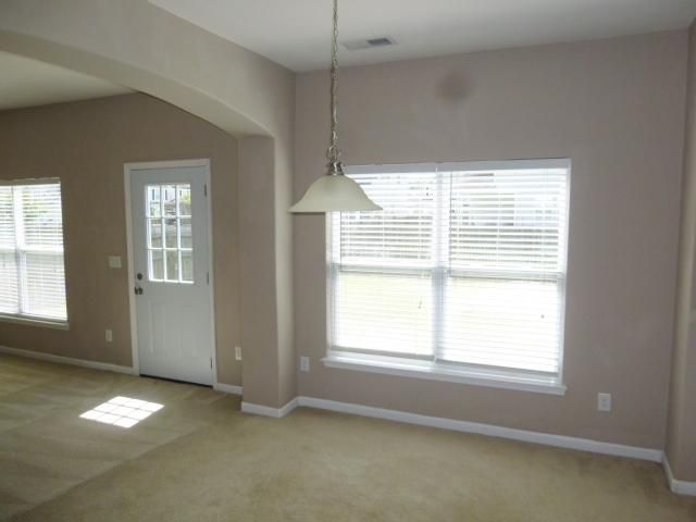 102 Summer View Rd, Summerville, SC 29483