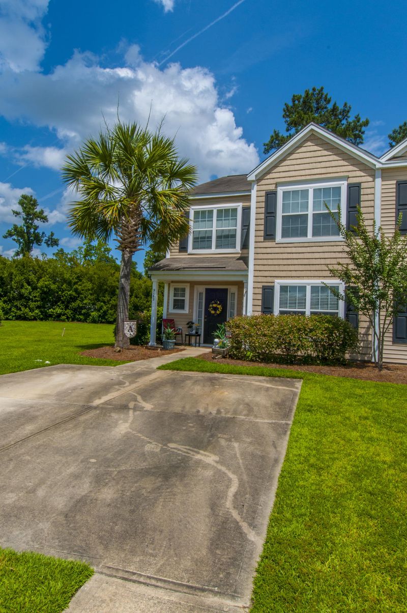9162 Maple Grove Dr, Summerville, SC 29485