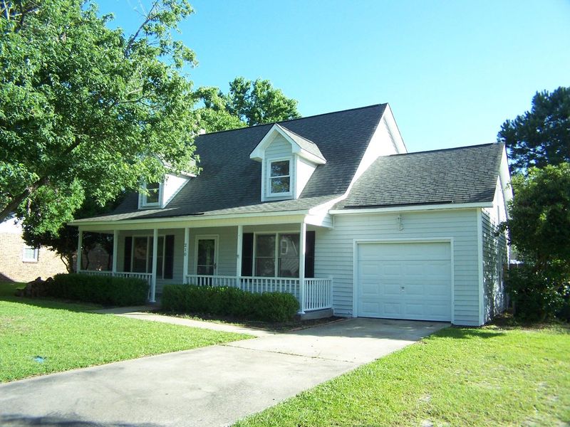 210 William St, Summerville, SC 29483