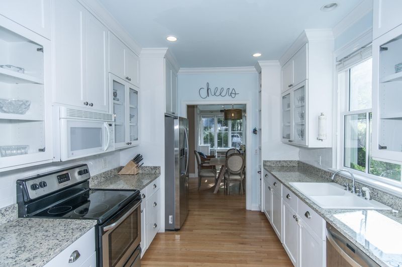 927 Mccants Dr, Mount Pleasant, SC 29464