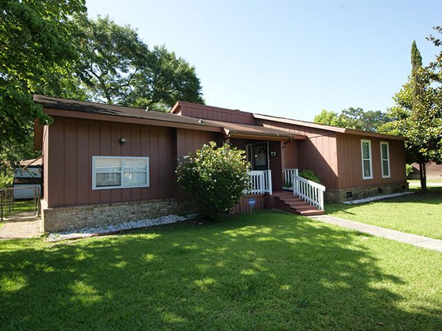 517 Longleaf Rd, Summerville, SC 29483