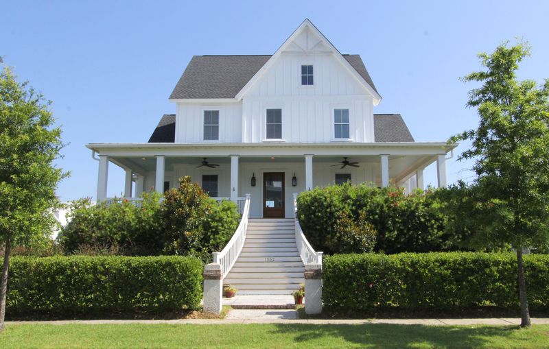 1552 Wando Landing St, Daniel Island, SC 29492