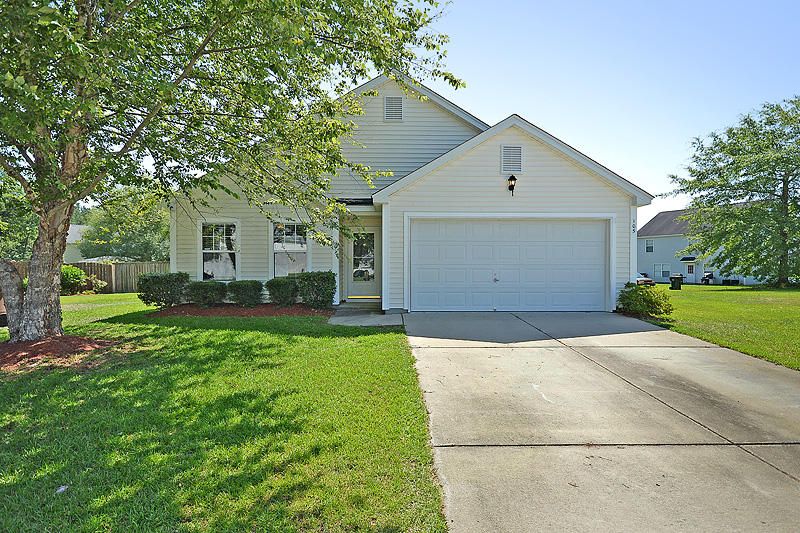 105 Tulipwood Ct, Moncks Corner, SC 29461