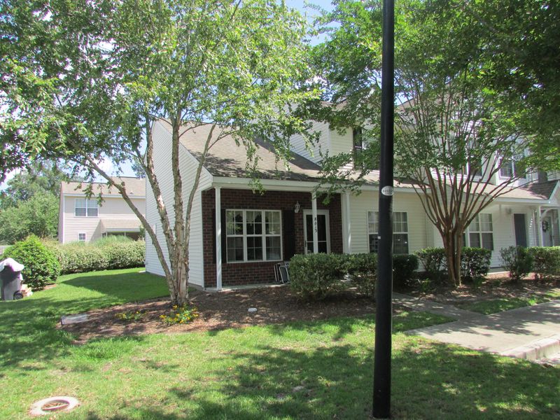 8013 Shadow Oak Dr, North Charleston, SC 29406