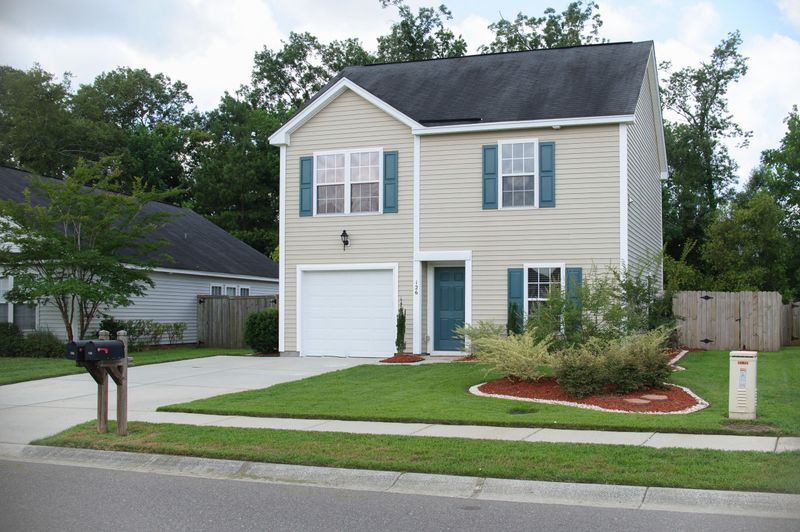 126 Wildberry Ln, Goose Creek, SC 29445
